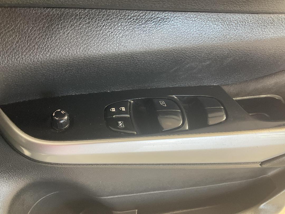 Photo '29' of Nissan Navara