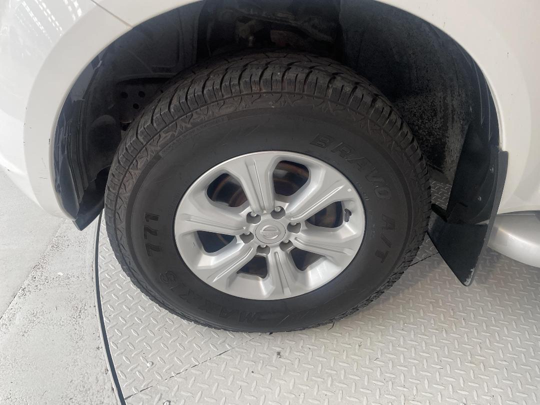 Photo '10' of Nissan Navara