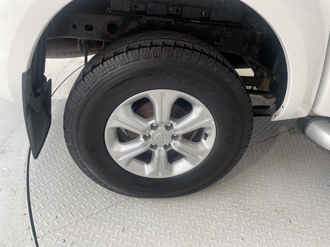 Photo '12' of Nissan Navara