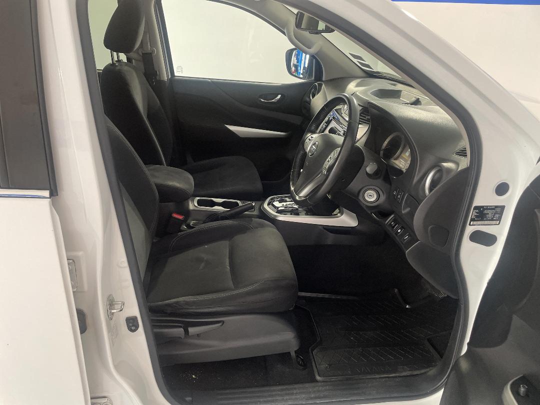 Photo '16' of Nissan Navara