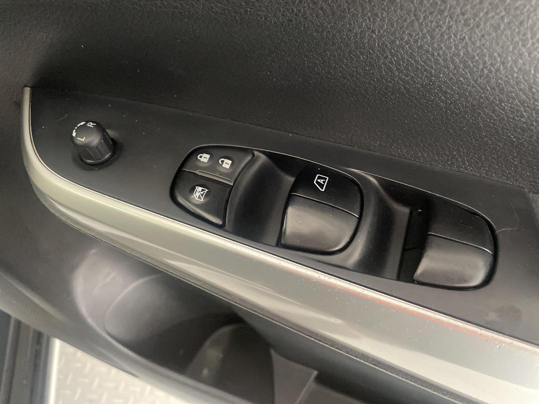 Photo '23' of Nissan Navara