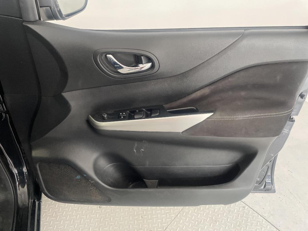 Photo '15' of Nissan Navara Photo '15' of Nissan Navara