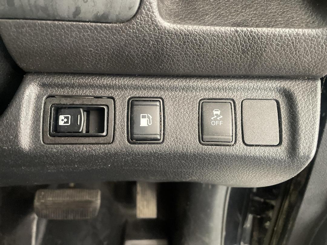 Photo '24' of Nissan Navara Photo '24' of Nissan Navara