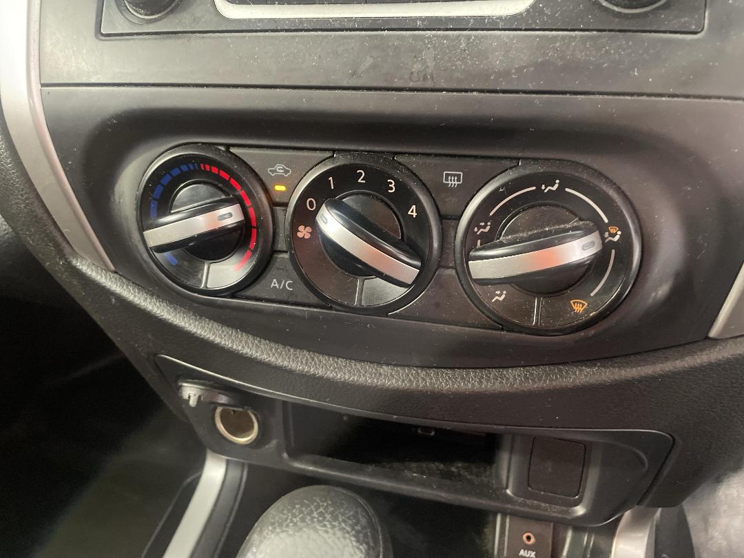 Photo '30' of Nissan Navara Photo '30' of Nissan Navara