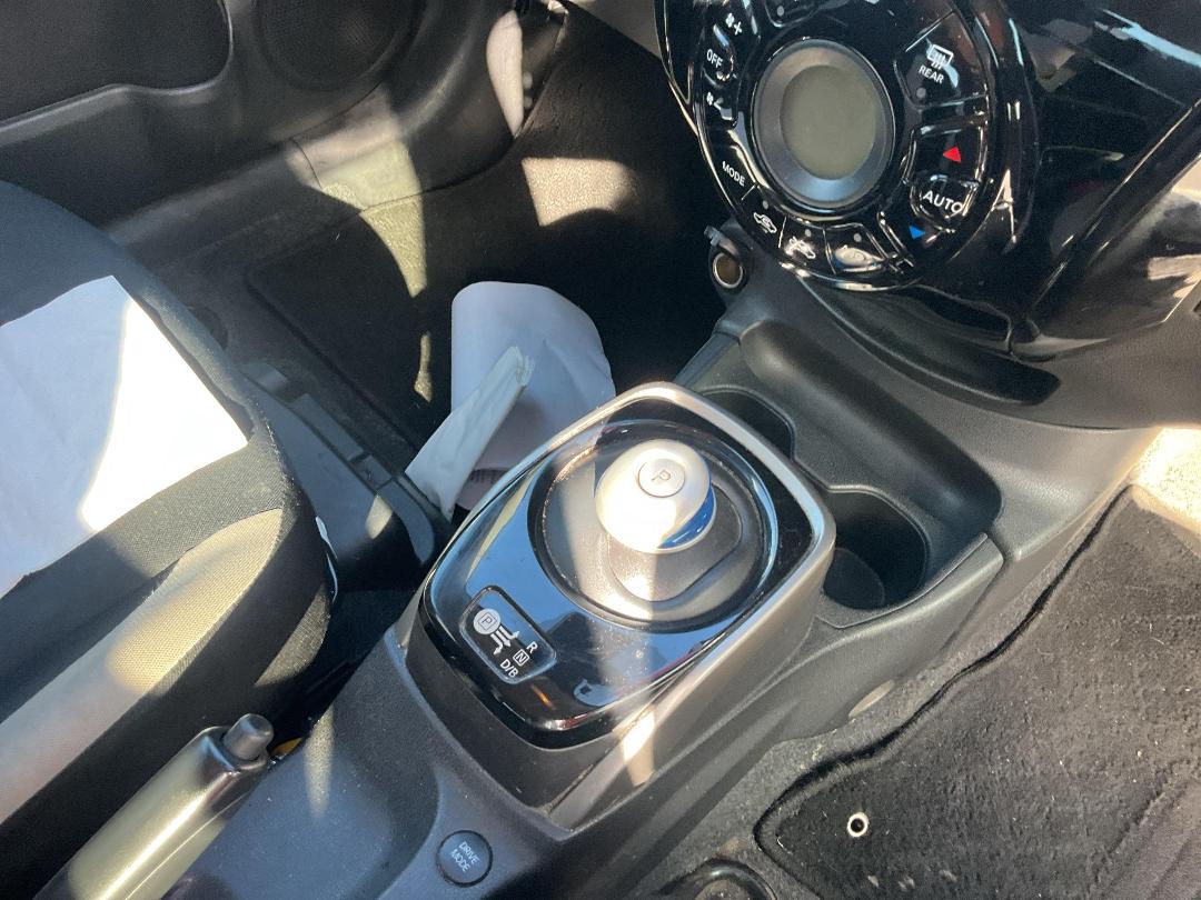 Photo '13' of Nissan Note Hybrid Photo '13' of Nissan Note Hybrid