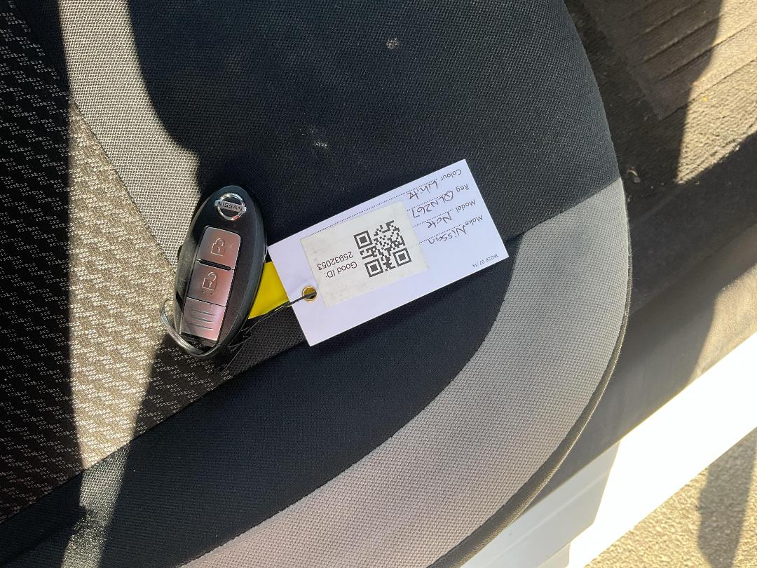 Photo '14' of Nissan Note Hybrid Photo '14' of Nissan Note Hybrid