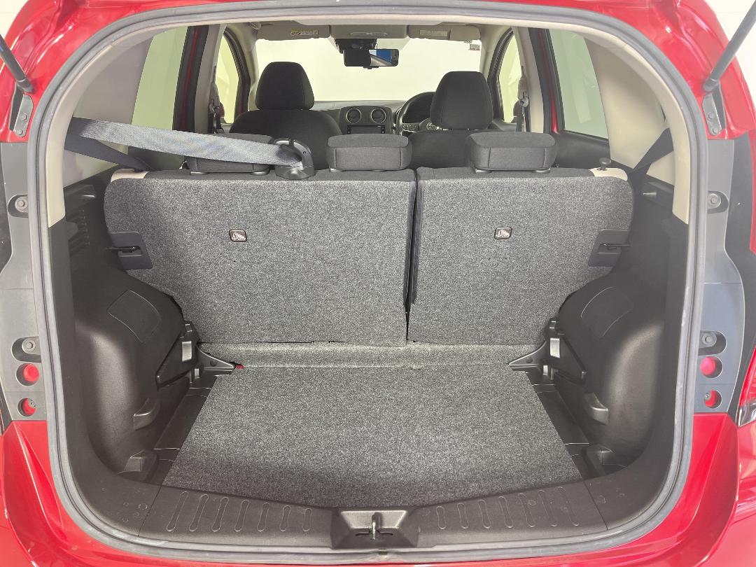 Photo '14' of Nissan Note