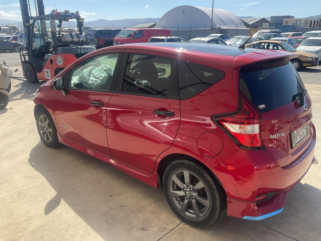 Photo '3' of Nissan Note E-Power Photo '3' of Nissan Note E-Power