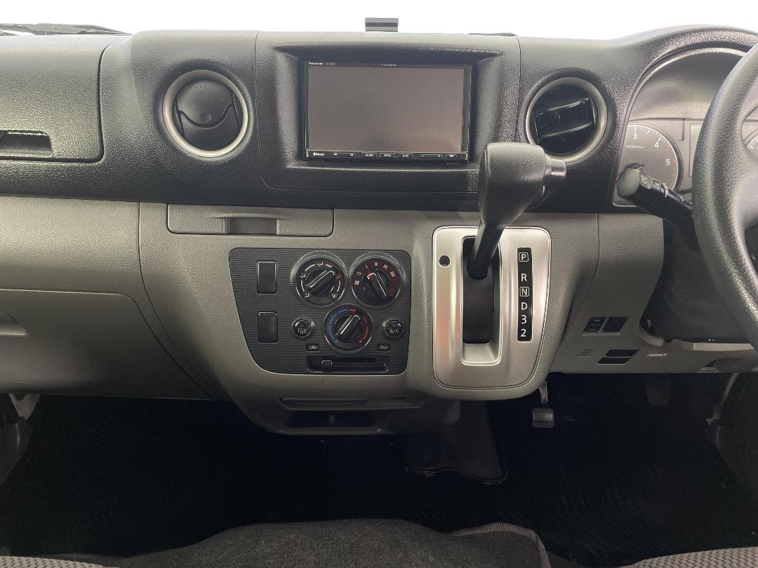 Photo '18' of Nissan NV350 Photo '18' of Nissan NV350