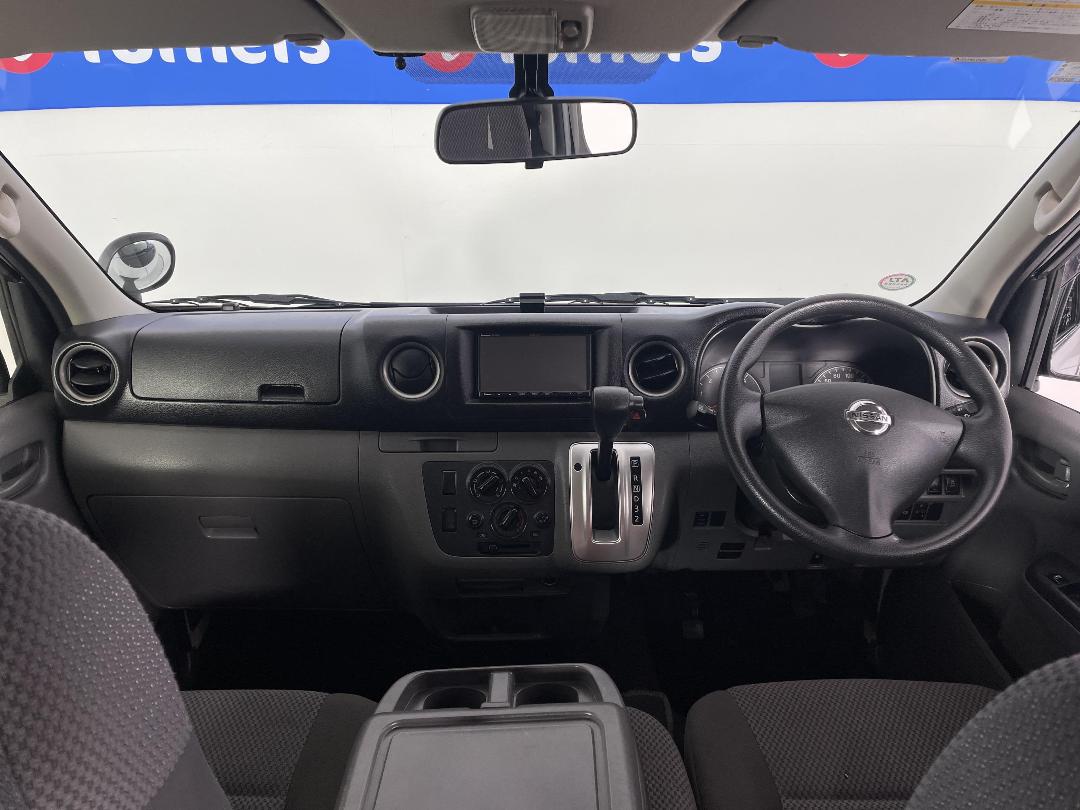 Photo '17' of Nissan NV350 Photo '17' of Nissan NV350
