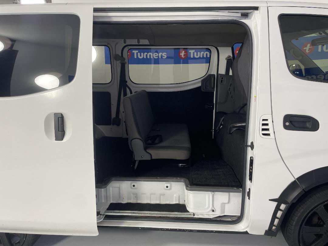 Photo '19' of Nissan NV350 Photo '19' of Nissan NV350