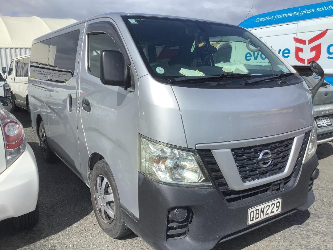 Photo '2' of Nissan NV350 Caravan