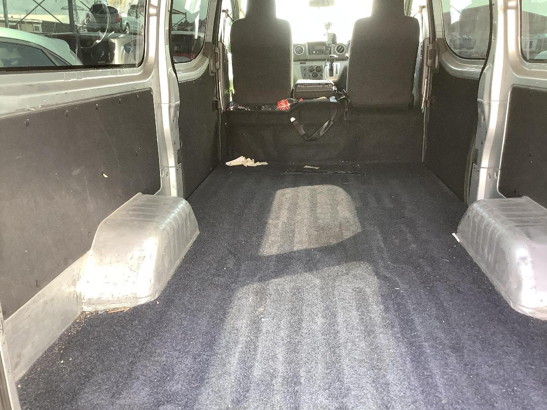 Photo '6' of Nissan NV350 Caravan