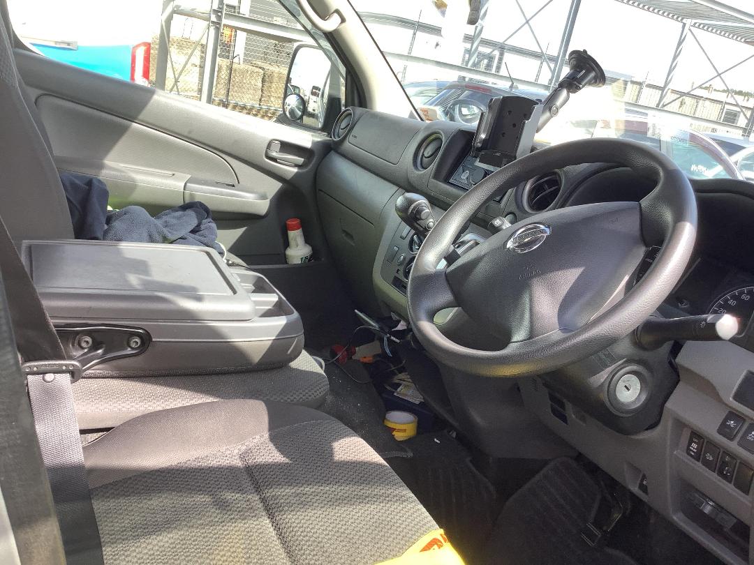 Photo '8' of Nissan NV350 Caravan