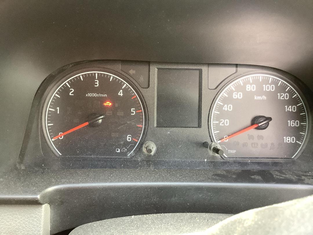 Photo '12' of Nissan NV350 Caravan