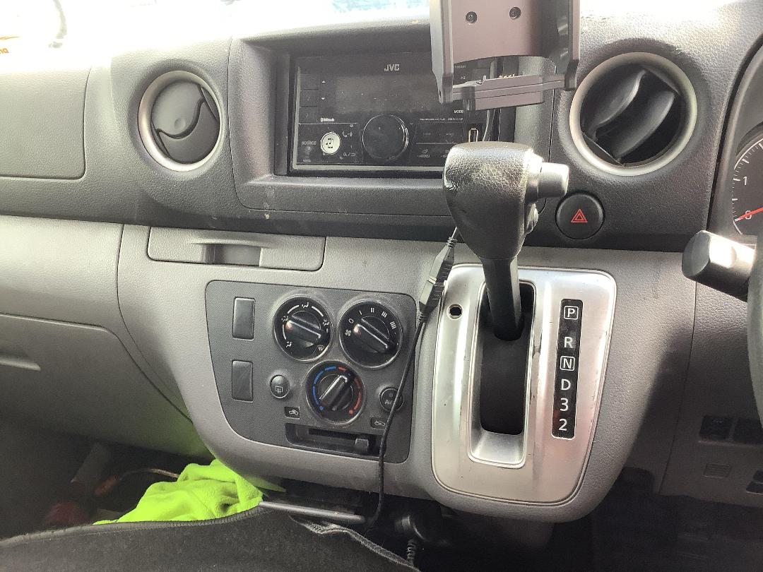 Photo '13' of Nissan NV350 Caravan