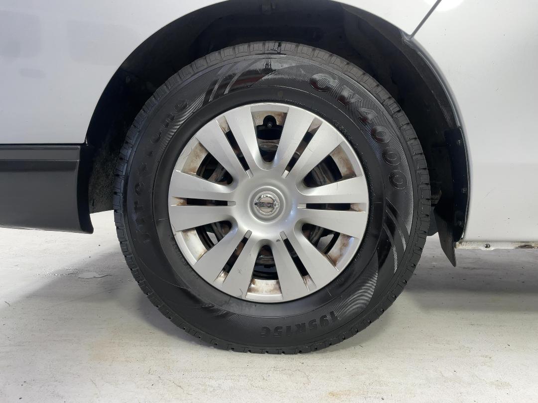 Photo '10' of Nissan NV350