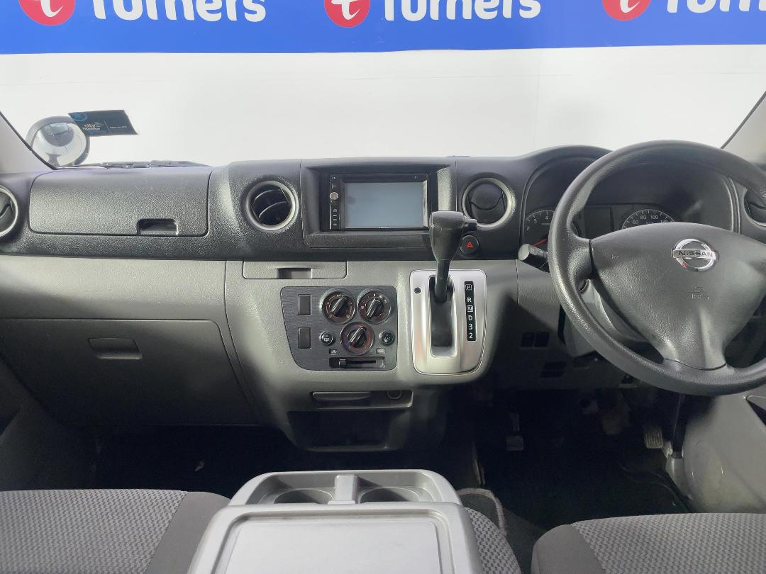 Photo '17' of Nissan NV350