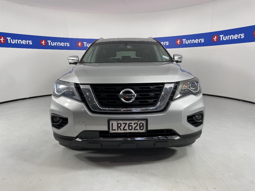 Photo '2' of Nissan Pathfinder