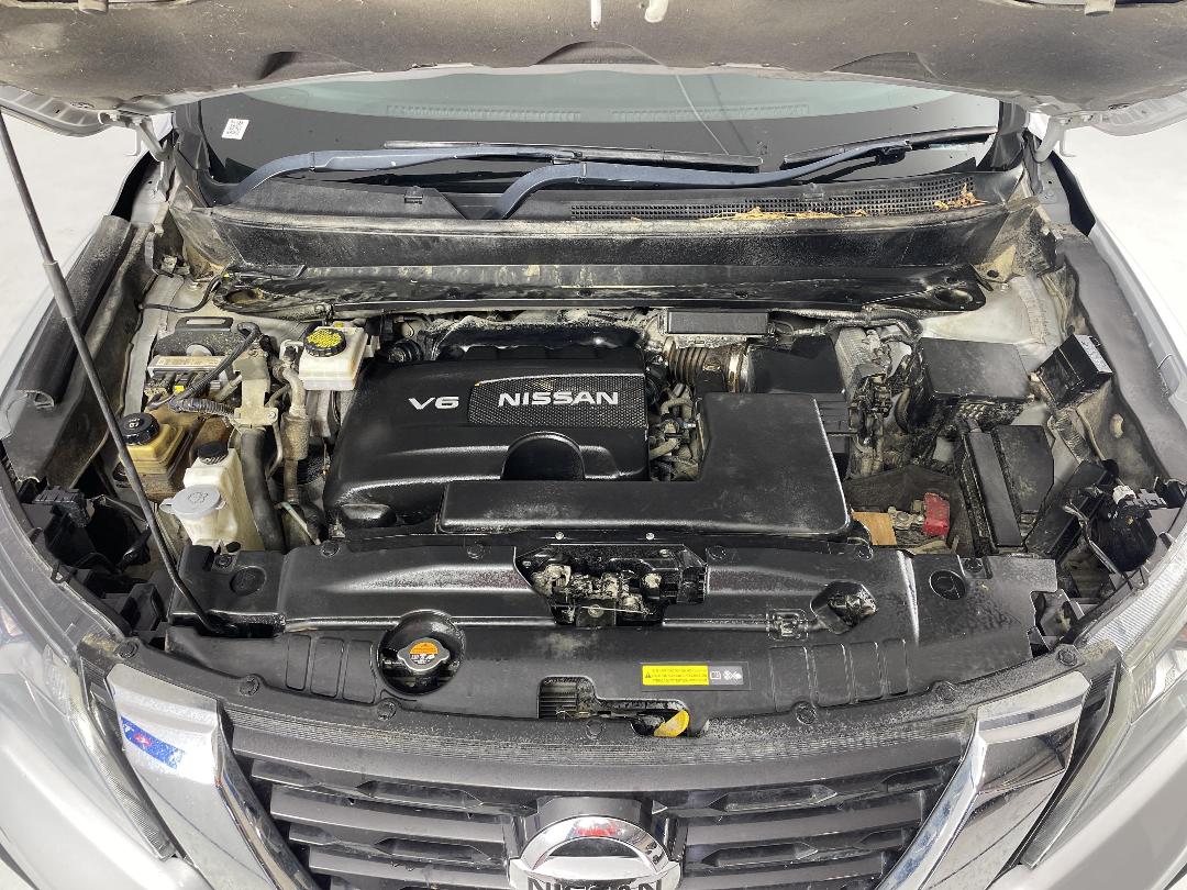 Photo '13' of Nissan Pathfinder