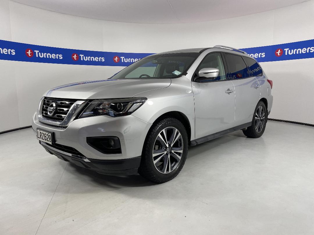 Photo '4' of Nissan Pathfinder