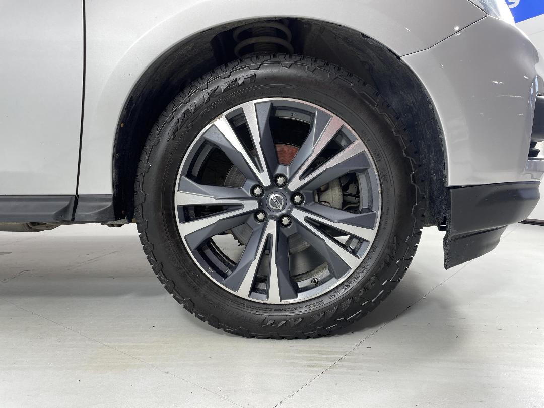 Photo '9' of Nissan Pathfinder