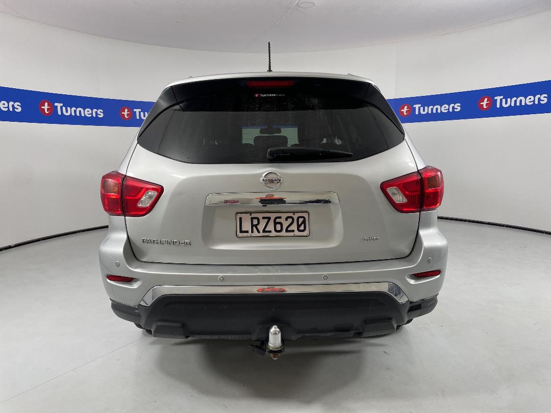 Photo '6' of Nissan Pathfinder