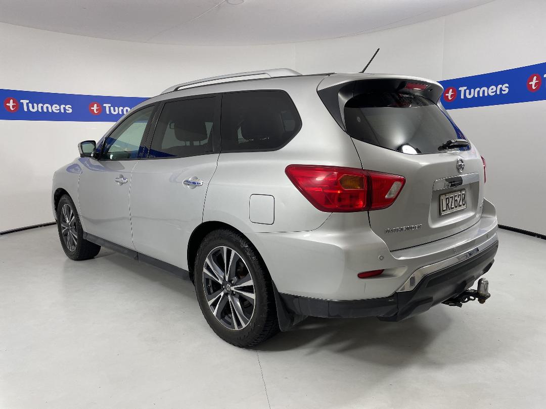 Photo '5' of Nissan Pathfinder