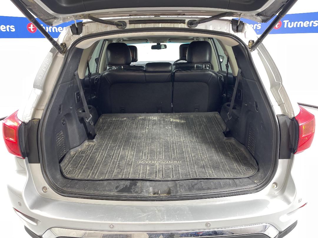 Photo '14' of Nissan Pathfinder