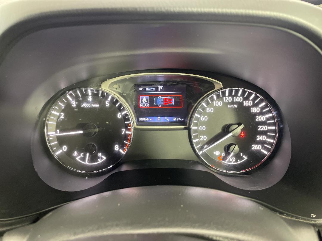 Photo '21' of Nissan Pathfinder