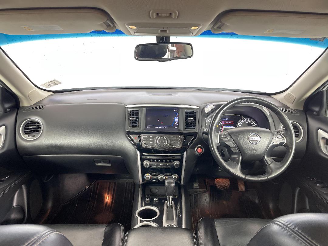 Photo '17' of Nissan Pathfinder