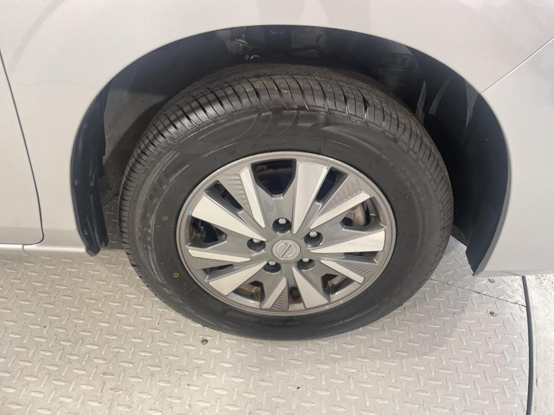 Photo '9' of Nissan Serena