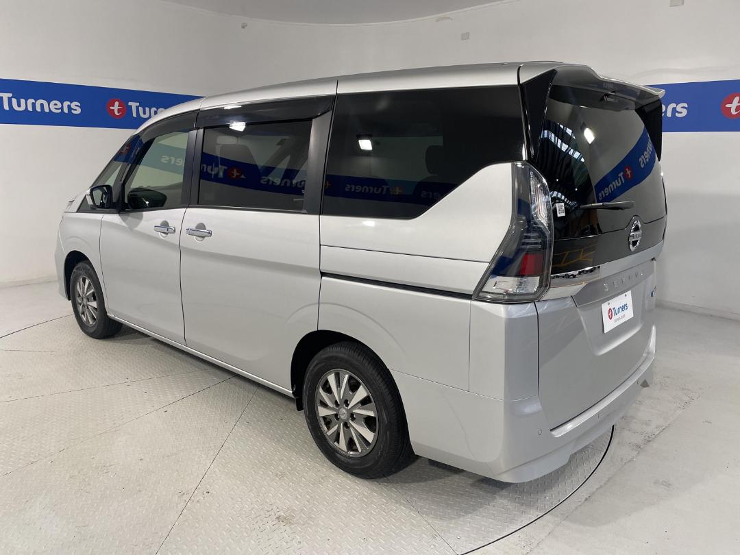 Photo '5' of Nissan Serena
