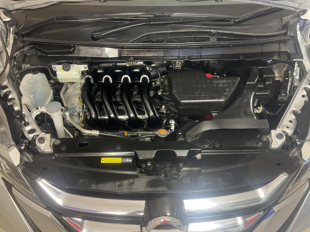 Photo '13' of Nissan Serena Photo '13' of Nissan Serena