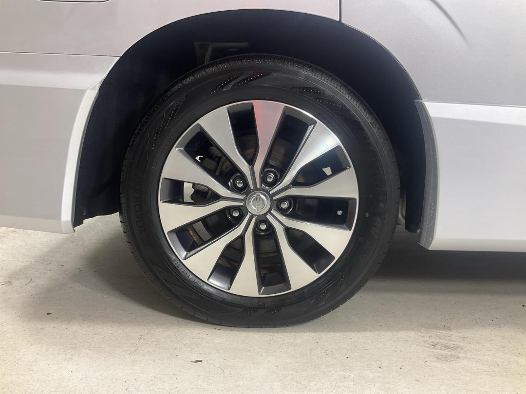 Photo '12' of Nissan Serena Photo '12' of Nissan Serena