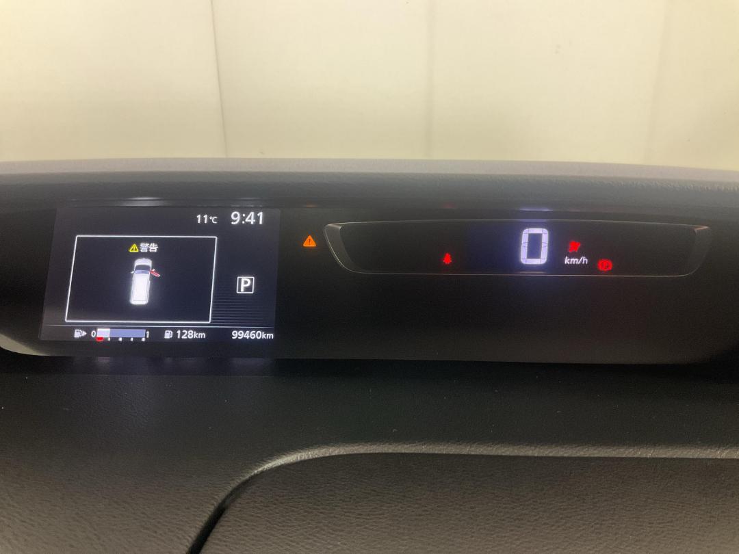 Photo '20' of Nissan Serena Photo '20' of Nissan Serena