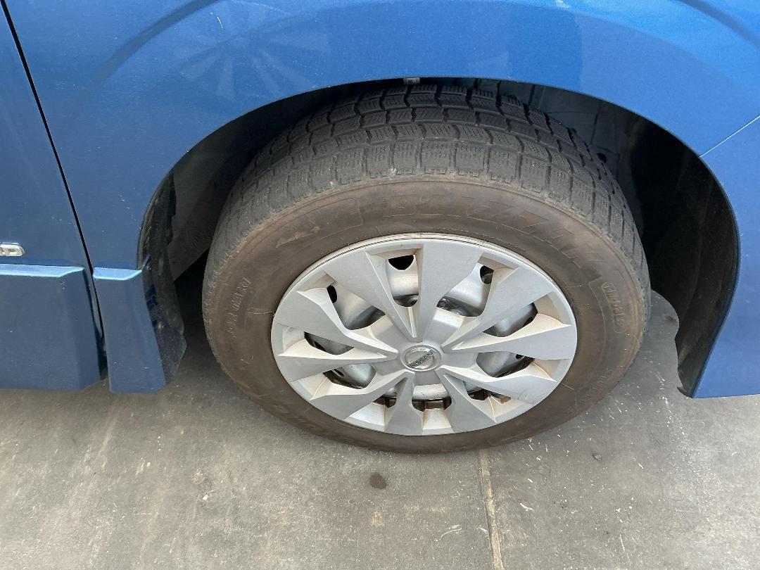 Photo '2' of Nissan Serena