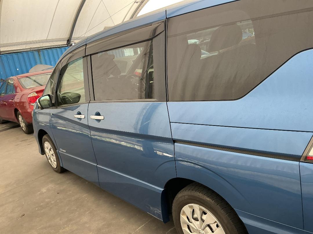 Photo '9' of Nissan Serena
