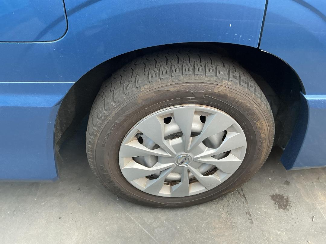 Photo '12' of Nissan Serena