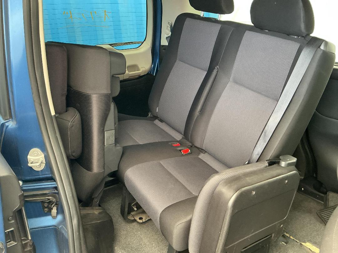 Photo '14' of Nissan Serena