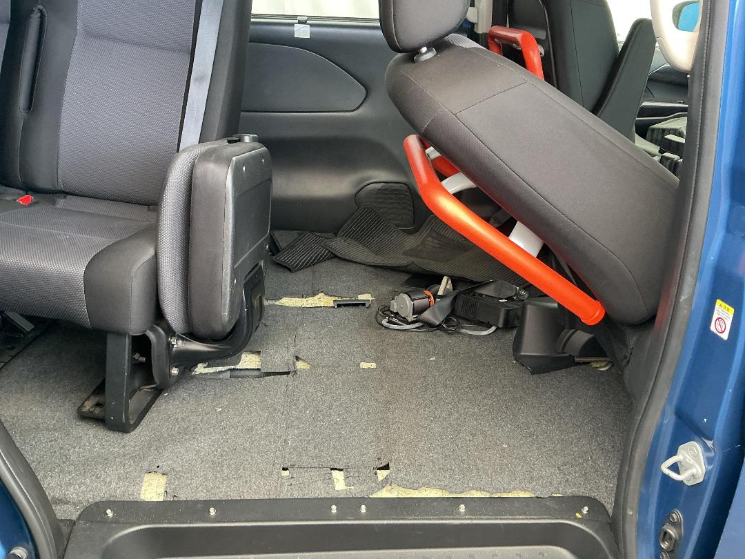 Photo '13' of Nissan Serena