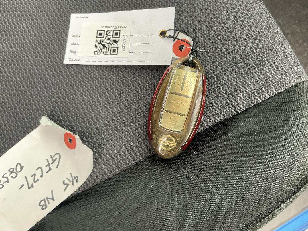 Photo '18' of Nissan Serena