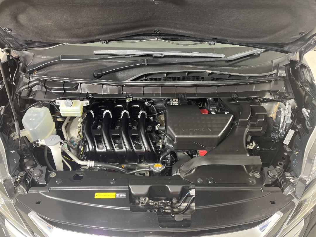 Photo '13' of Nissan Serena Photo '13' of Nissan Serena