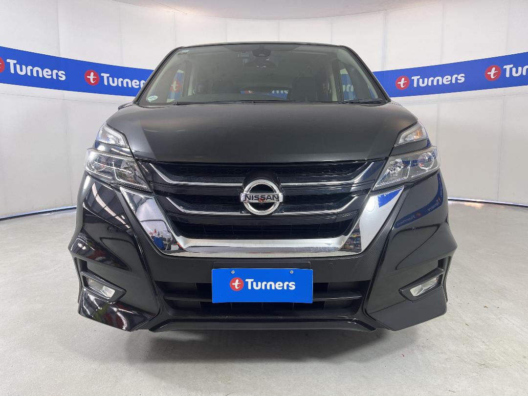 Photo '2' of Nissan Serena Photo '2' of Nissan Serena