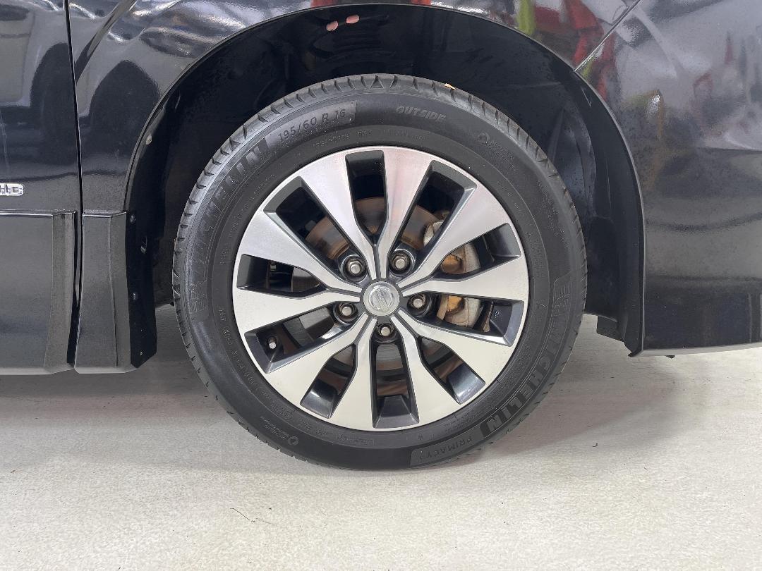 Photo '9' of Nissan Serena Photo '9' of Nissan Serena