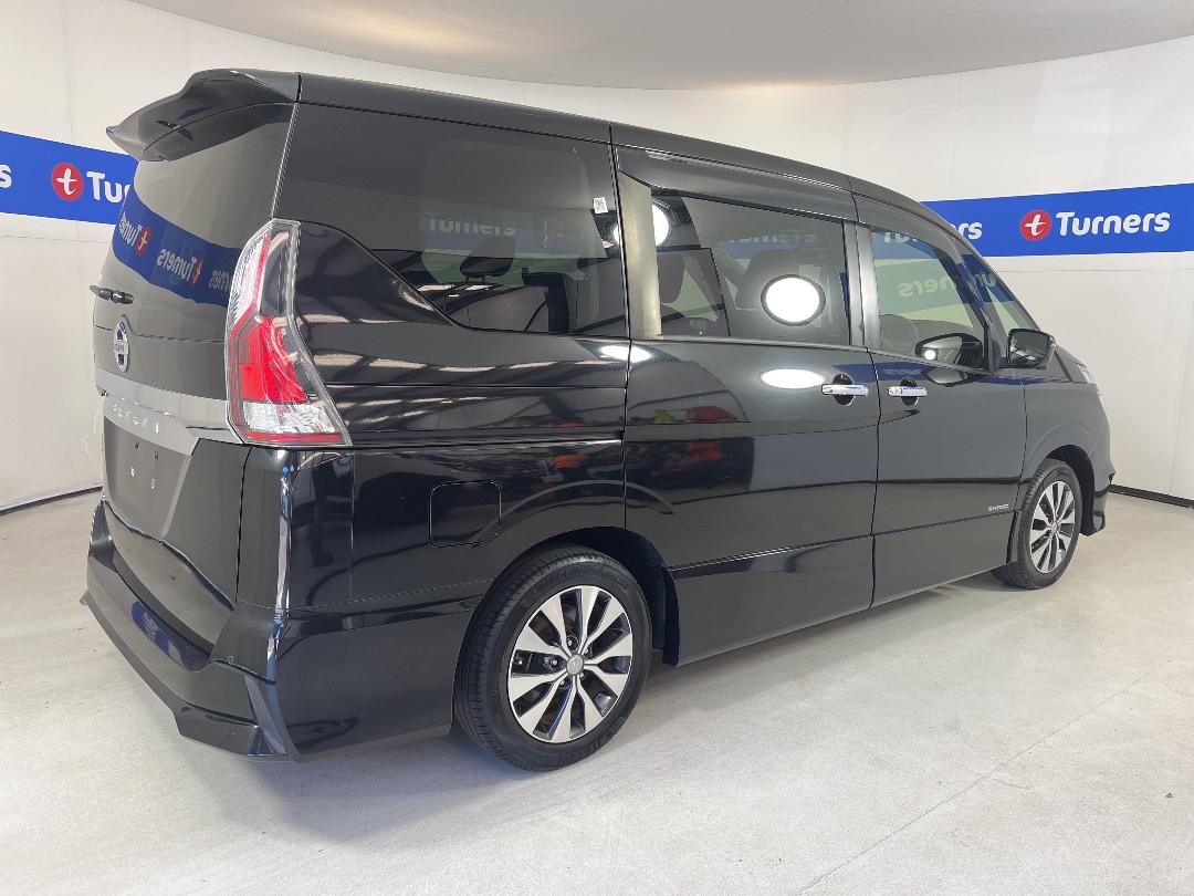 Photo '7' of Nissan Serena Photo '7' of Nissan Serena