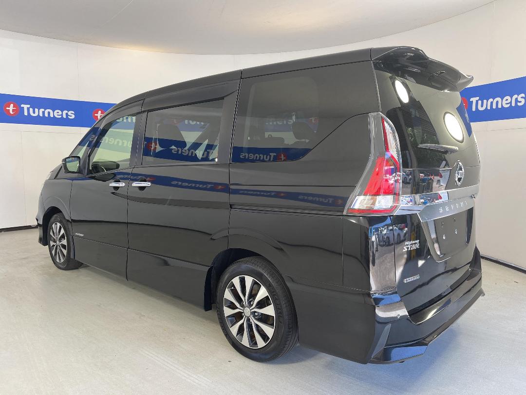 Photo '5' of Nissan Serena Photo '5' of Nissan Serena