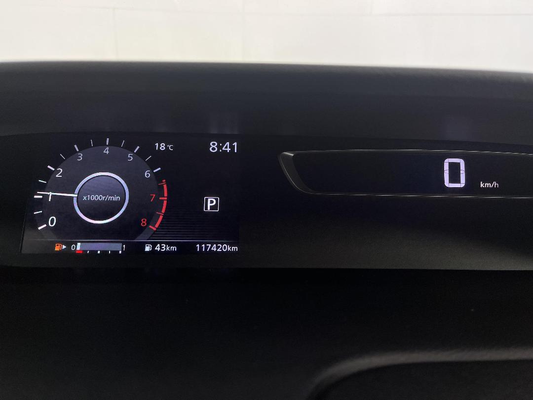 Photo '21' of Nissan Serena Photo '21' of Nissan Serena