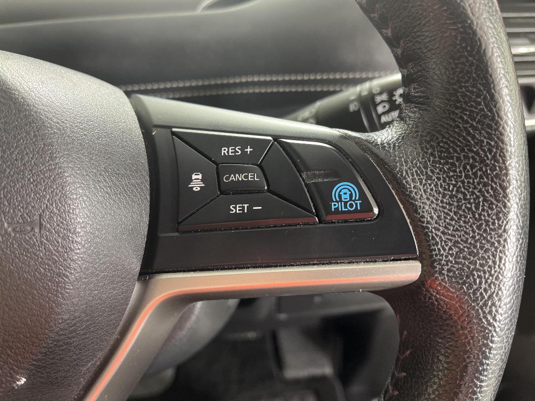 Photo '25' of Nissan Serena Photo '25' of Nissan Serena