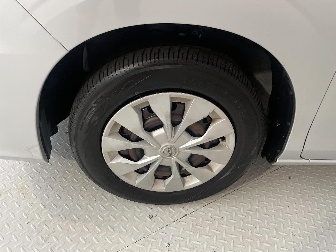 Photo '10' of Nissan Serena